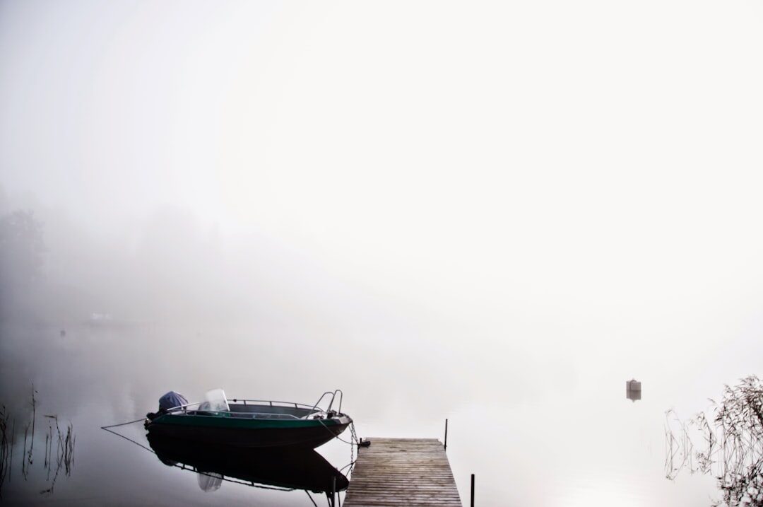 Equipe discutindo estratégia de marketing