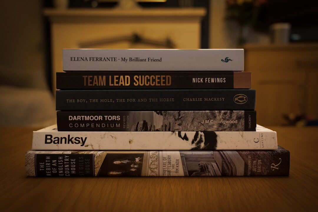 Equipe elaborando estratégias de marketing