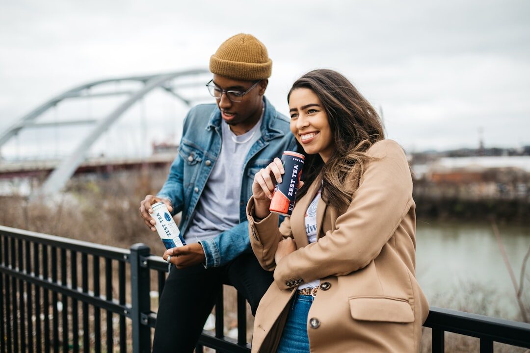Pessoas compartilhando suas histórias