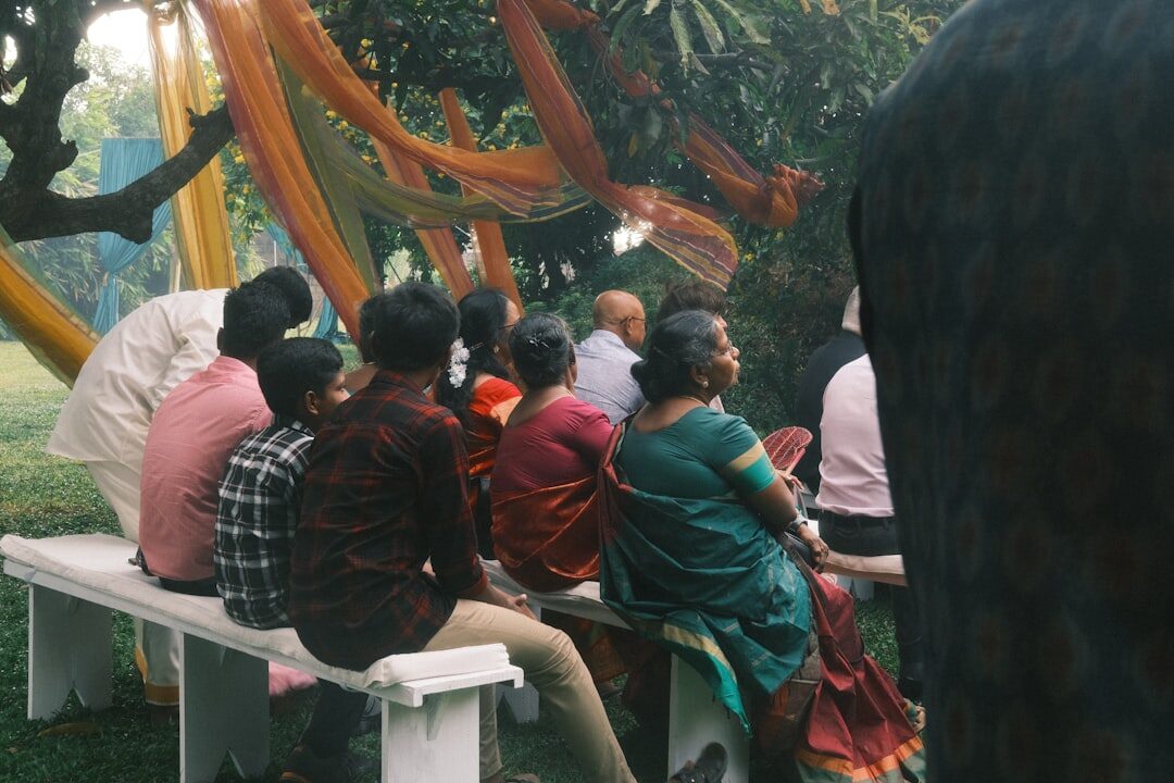 Pessoas desfrutando de um evento de storytelling