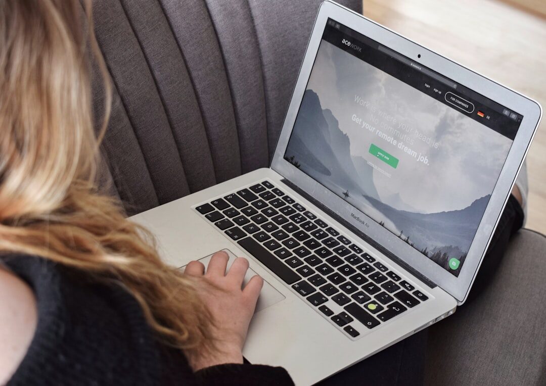 Design moderno de site em um laptop