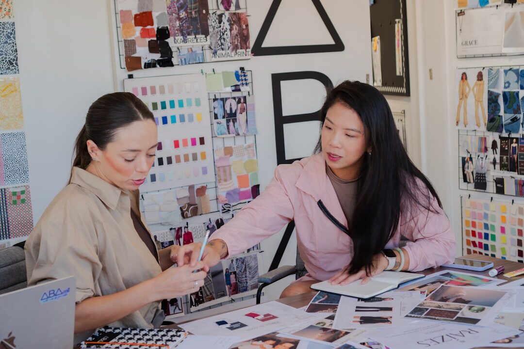 Designer criando uma história de moda