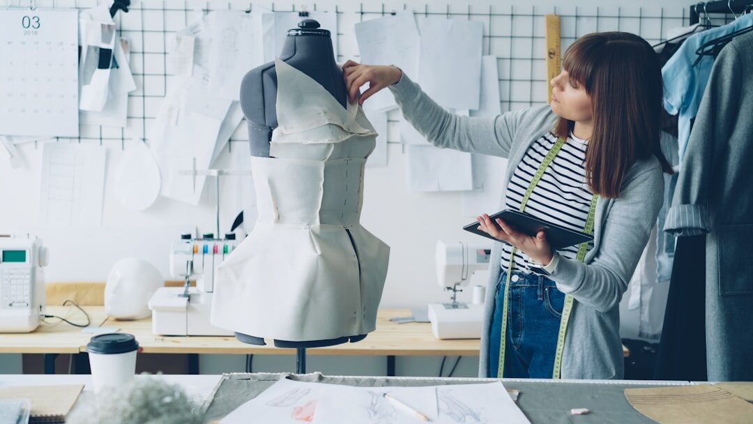 Designer criando uma linha de moda