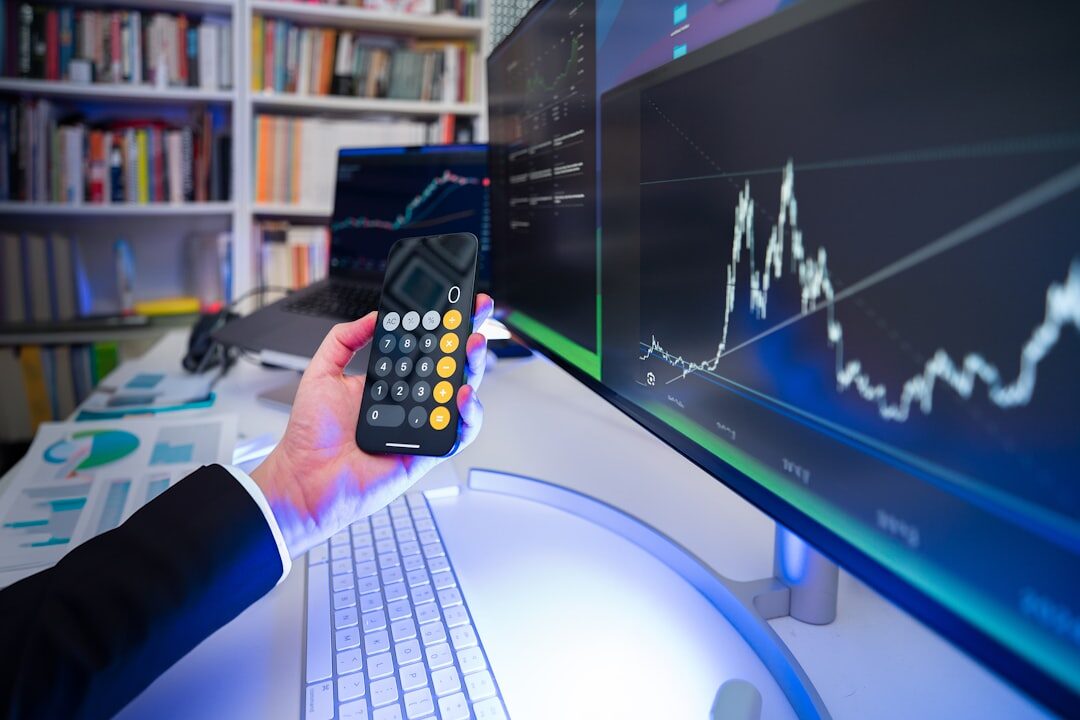 Empresário analisando desempenho de anúncios