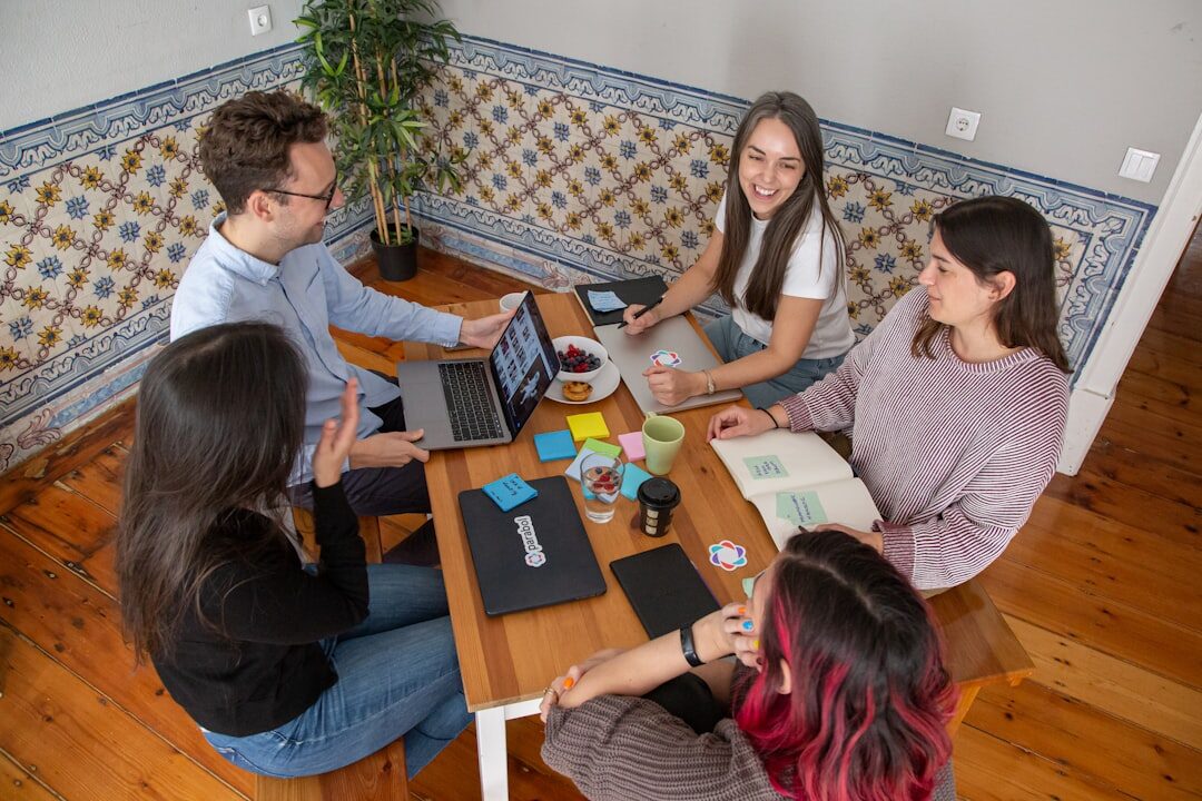 Equipe elaborando ideias de storytelling