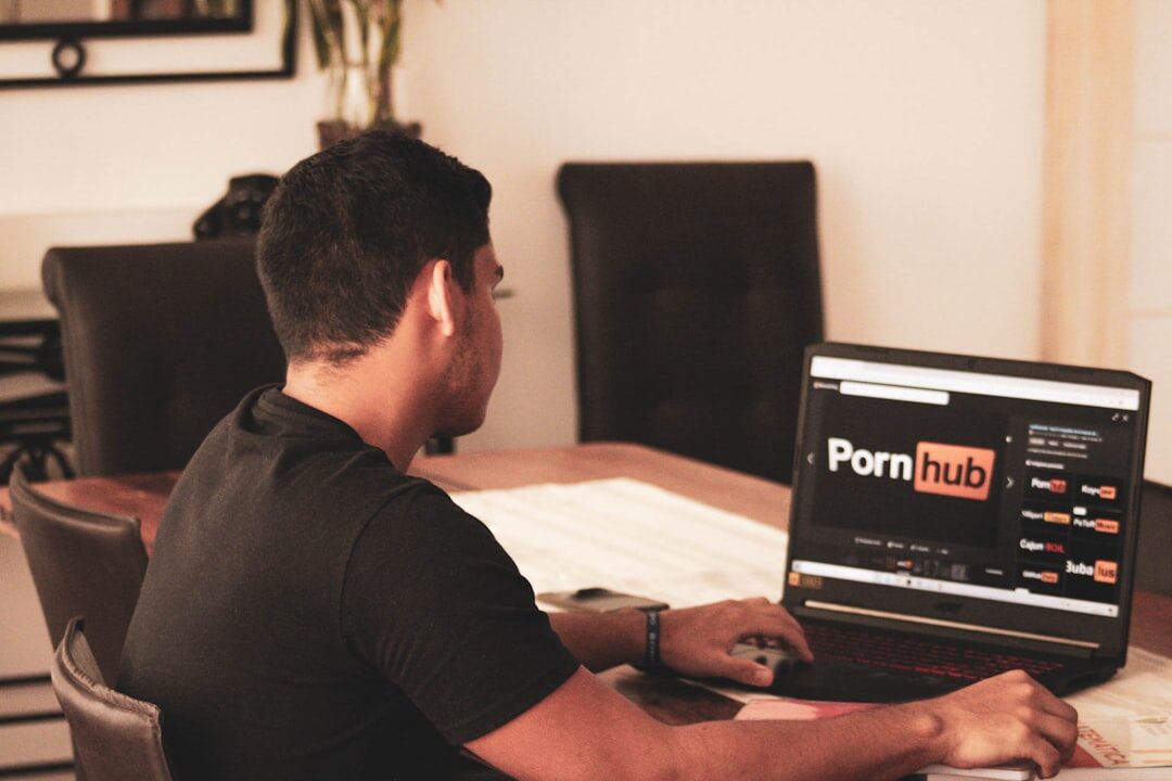 Empreendedor definindo objetivos do site