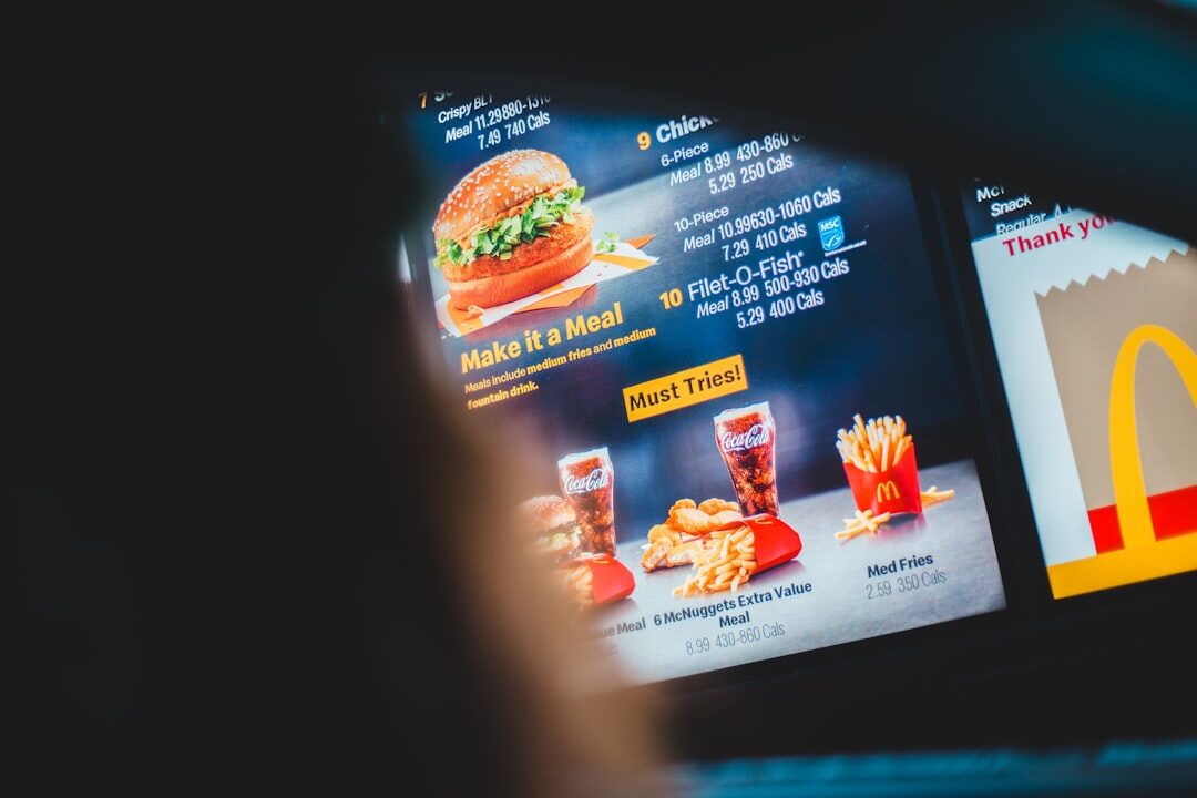 Anúncios de marketing digital na tela