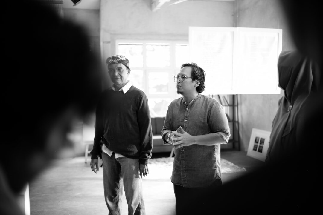 Equipe criando storytelling criativo