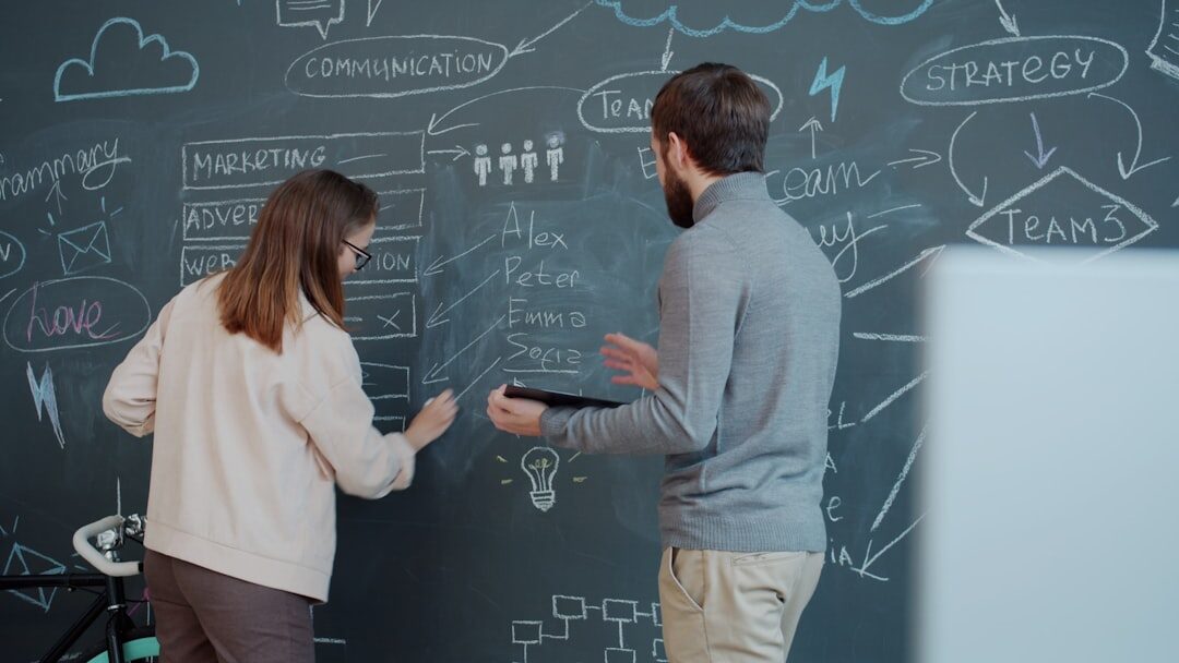 Equipe de marketing em brainstorming