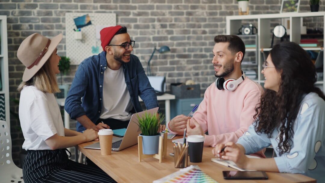 Reunião de brainstorming para criação de conteúdo